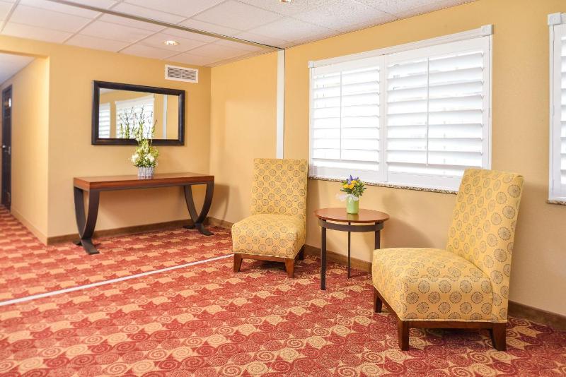 Popular attractions Area Nearby Property